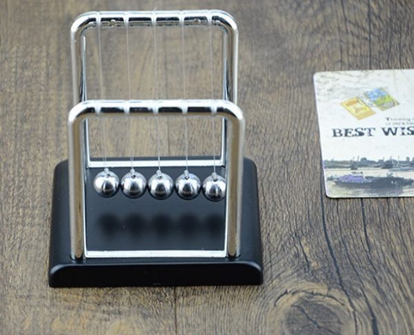 Con lắc Newton có đế V1 (9x7.5x9cm)