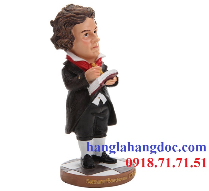 tuong20sap20beethoven20de20ban20trang20tri20co20dien20deco
